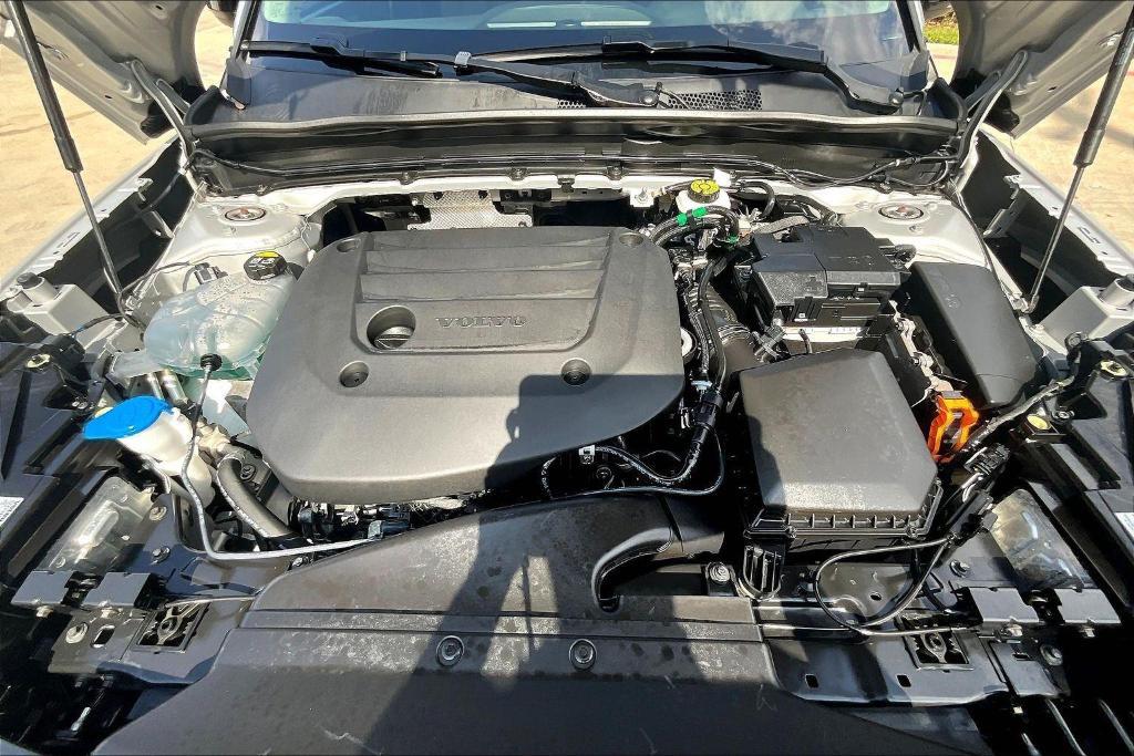 used 2025 Volvo XC40 car, priced at $32,113