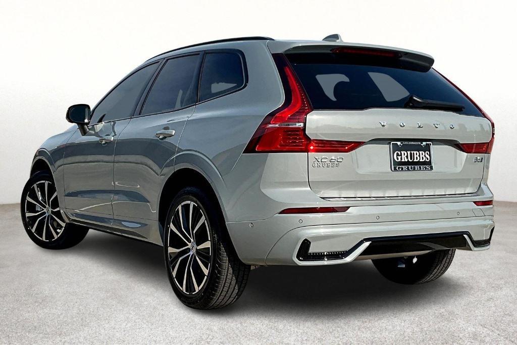 new 2025 Volvo XC60 car, priced at $55,360