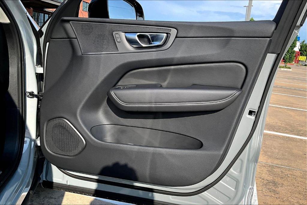 new 2025 Volvo XC60 car, priced at $55,360