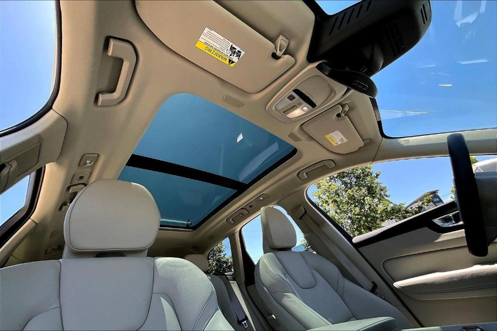 used 2022 Volvo XC60 Recharge Plug-In Hybrid car, priced at $39,907