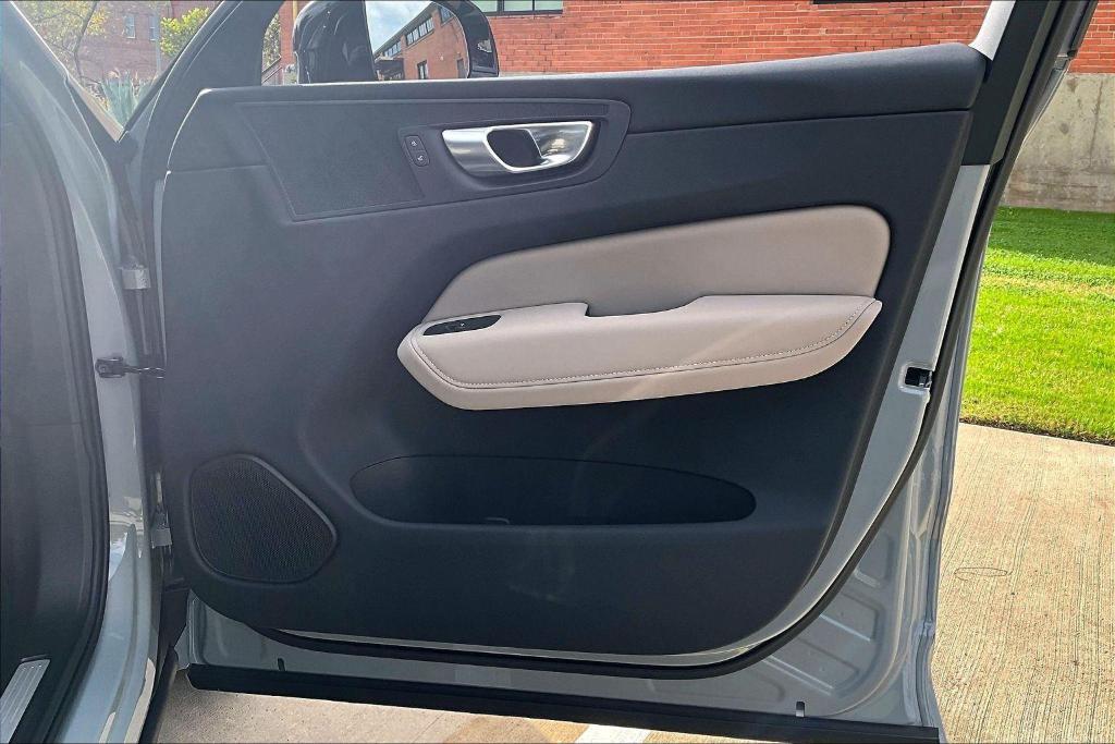 new 2026 Volvo XC60 car, priced at $57,985