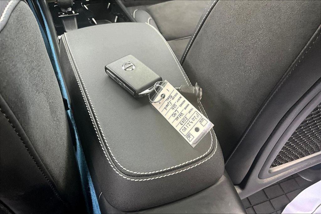 used 2023 Volvo C40 Recharge Pure Electric car, priced at $33,285