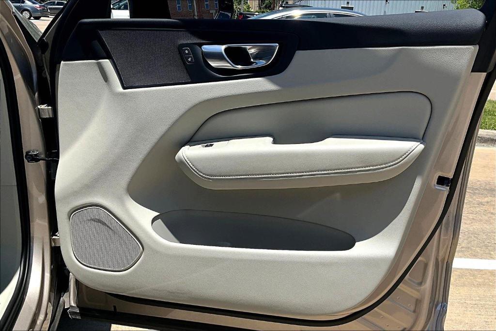 new 2025 Volvo XC60 Plug-In Hybrid car, priced at $65,435