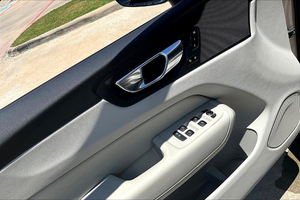 new 2025 Volvo XC60 Plug-In Hybrid car, priced at $49,536