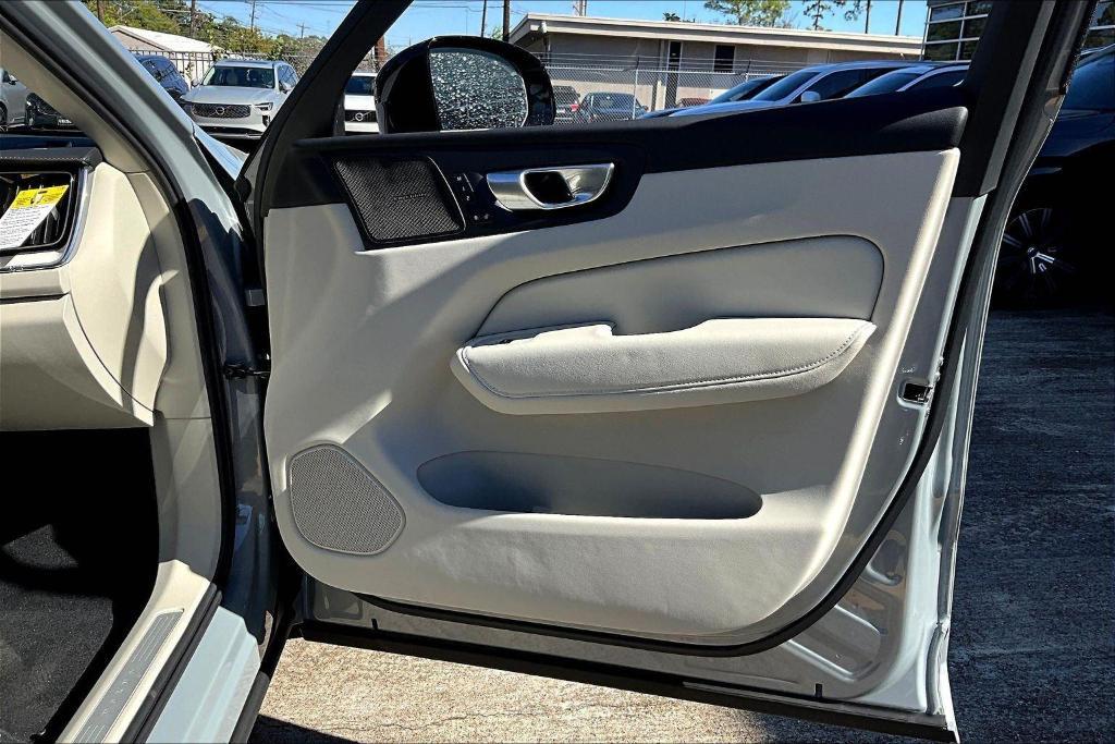 new 2026 Volvo XC60 car, priced at $63,935