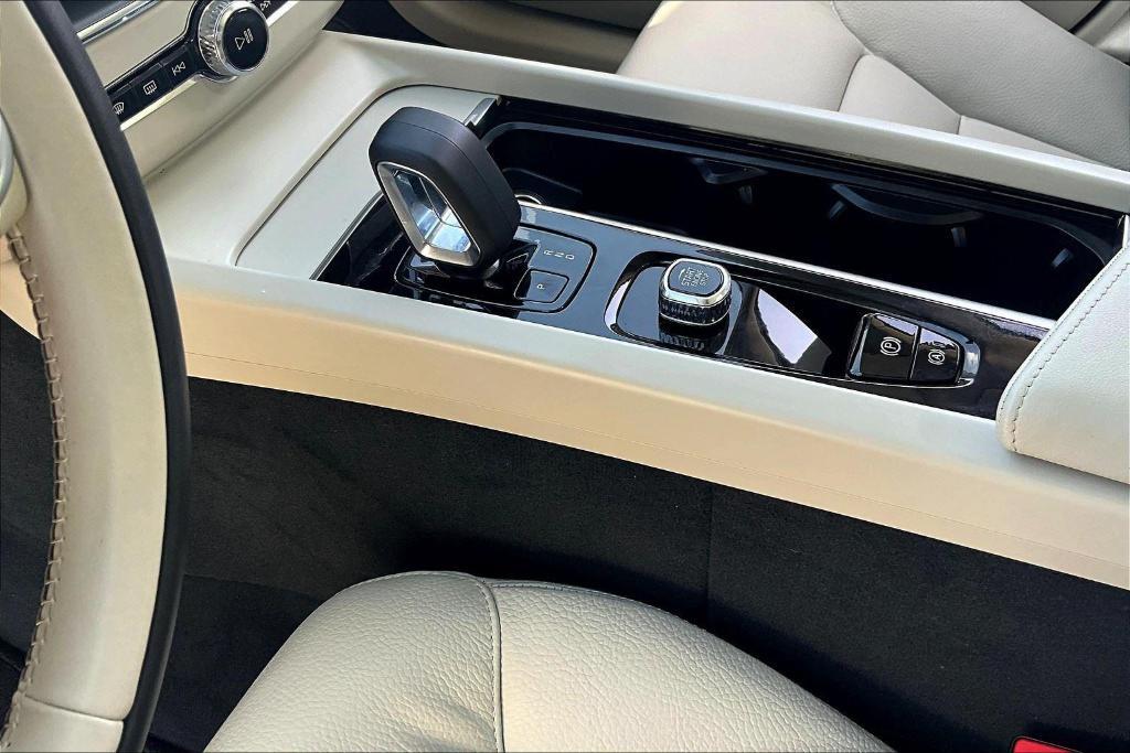 new 2025 Volvo XC60 car, priced at $49,935