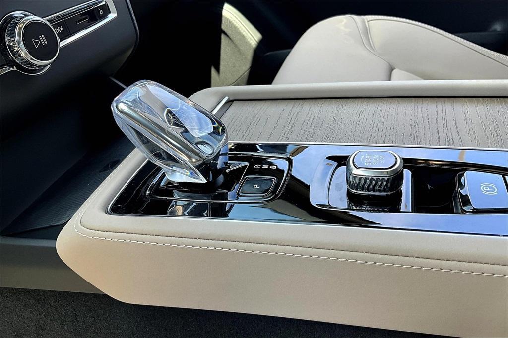 new 2025 Volvo XC90 car, priced at $60,935