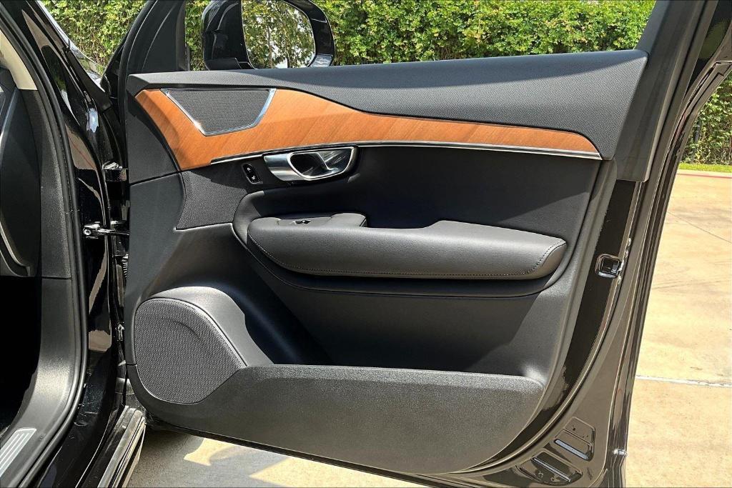 new 2025 Volvo XC90 car, priced at $67,265