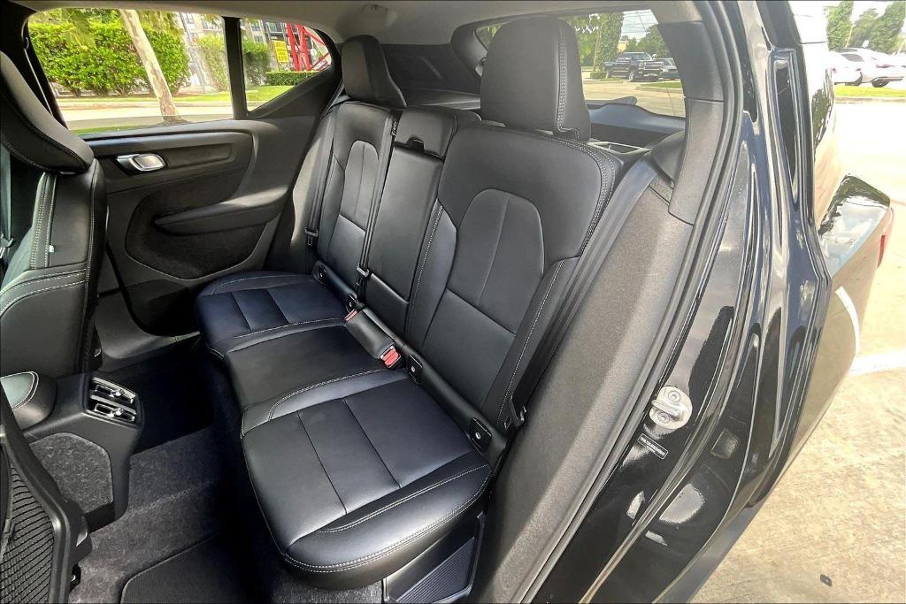 new 2025 Volvo XC40 car, priced at $45,465