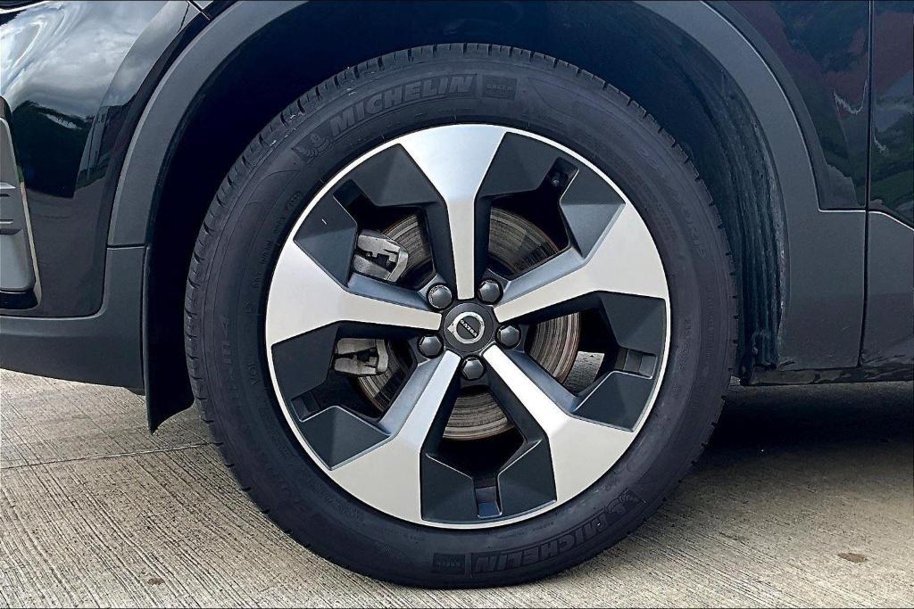 new 2025 Volvo XC40 car, priced at $45,465