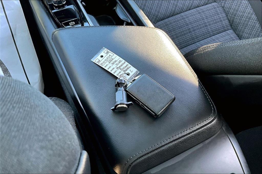 used 2022 Volvo XC60 car, priced at $33,220