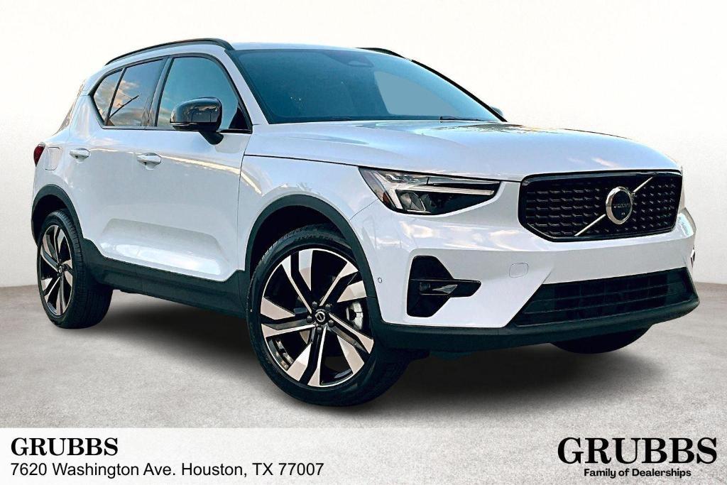new 2026 Volvo XC40 car, priced at $45,995
