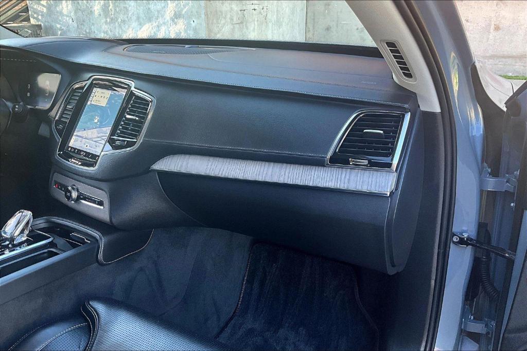 used 2023 Volvo XC90 Recharge Plug-In Hybrid car, priced at $45,000