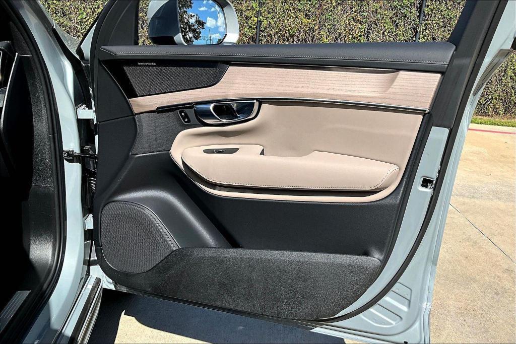 new 2026 Volvo XC90 car, priced at $72,325