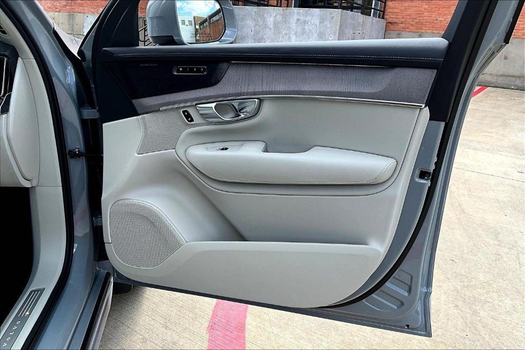 new 2026 Volvo XC90 car, priced at $77,985