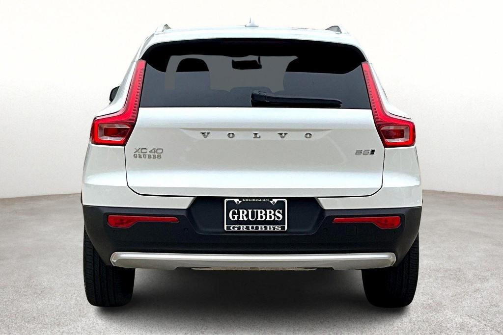 new 2025 Volvo XC40 car, priced at $37,765