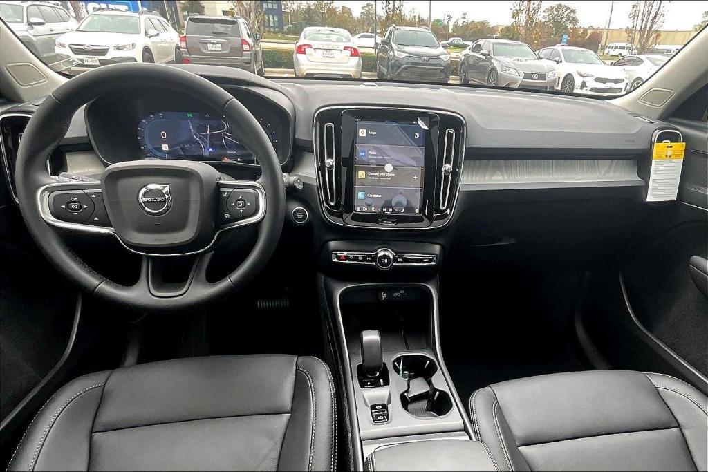 new 2025 Volvo XC40 car, priced at $37,765