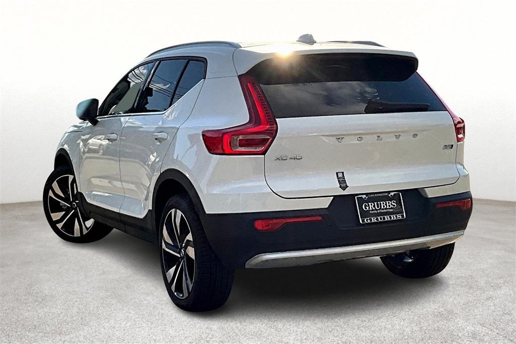 new 2025 Volvo XC40 car, priced at $51,215