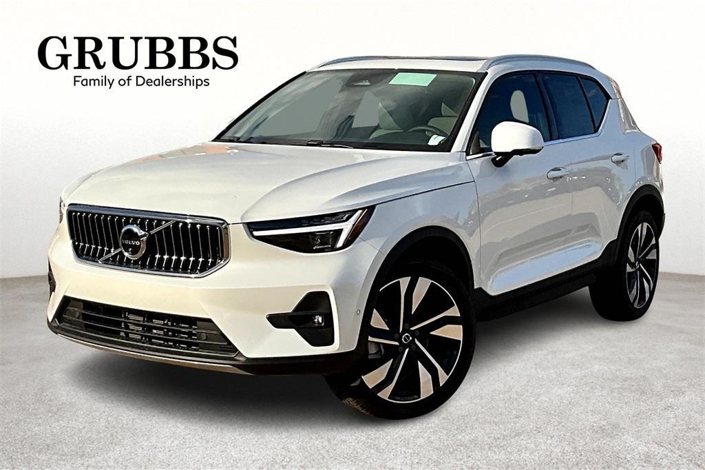 new 2025 Volvo XC40 car, priced at $51,215