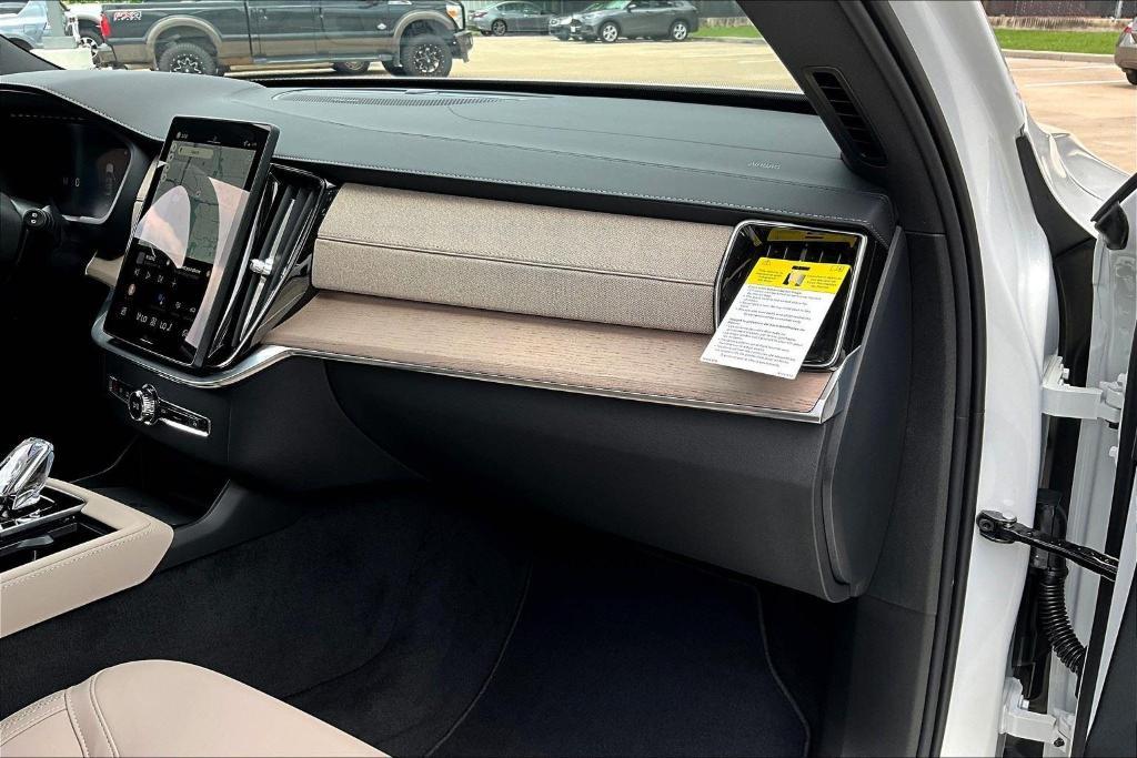 new 2026 Volvo XC90 Plug-In Hybrid car, priced at $82,375