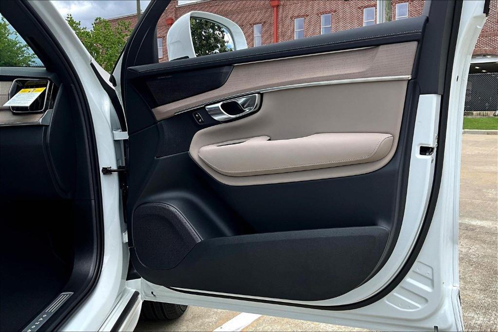 new 2026 Volvo XC90 car, priced at $82,375