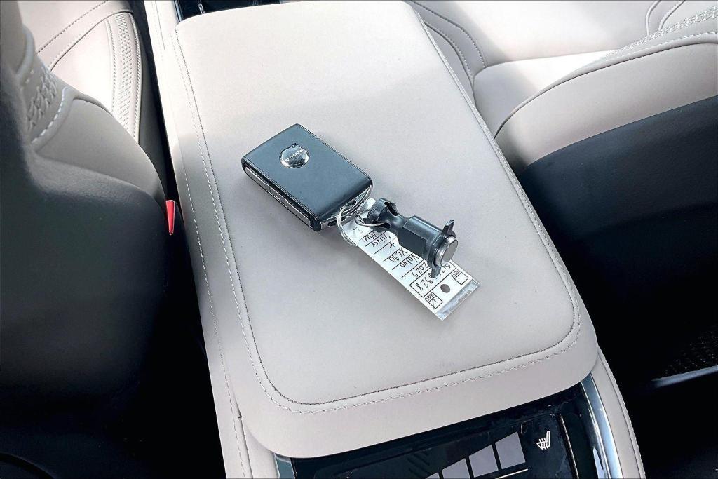 used 2025 Volvo XC90 car, priced at $50,819