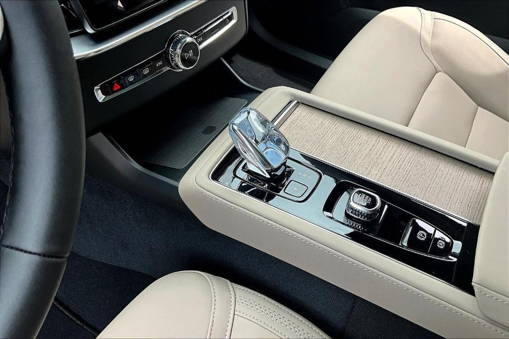 new 2026 Volvo XC90 car, priced at $71,025