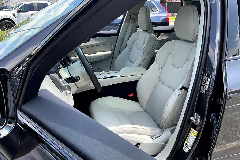 new 2025 Volvo XC60 car, priced at $49,935