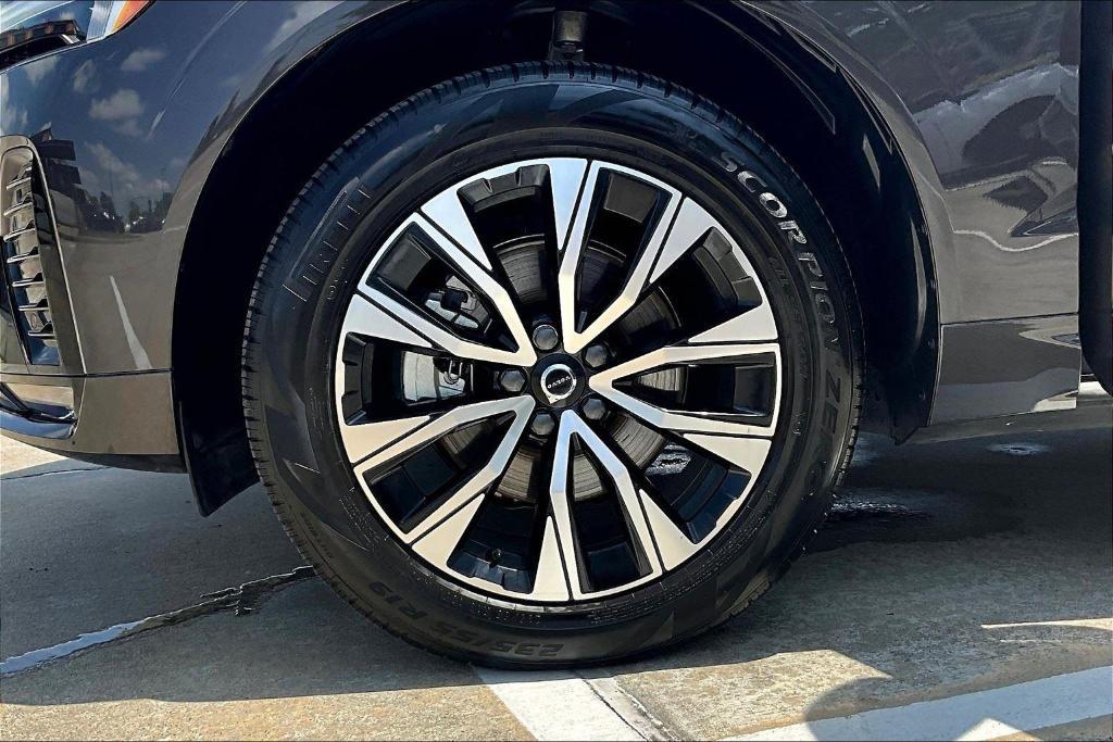new 2025 Volvo XC60 car, priced at $49,935
