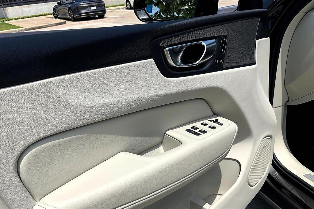 new 2025 Volvo XC60 car, priced at $49,935