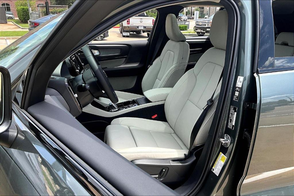 new 2026 Volvo XC40 car, priced at $47,450
