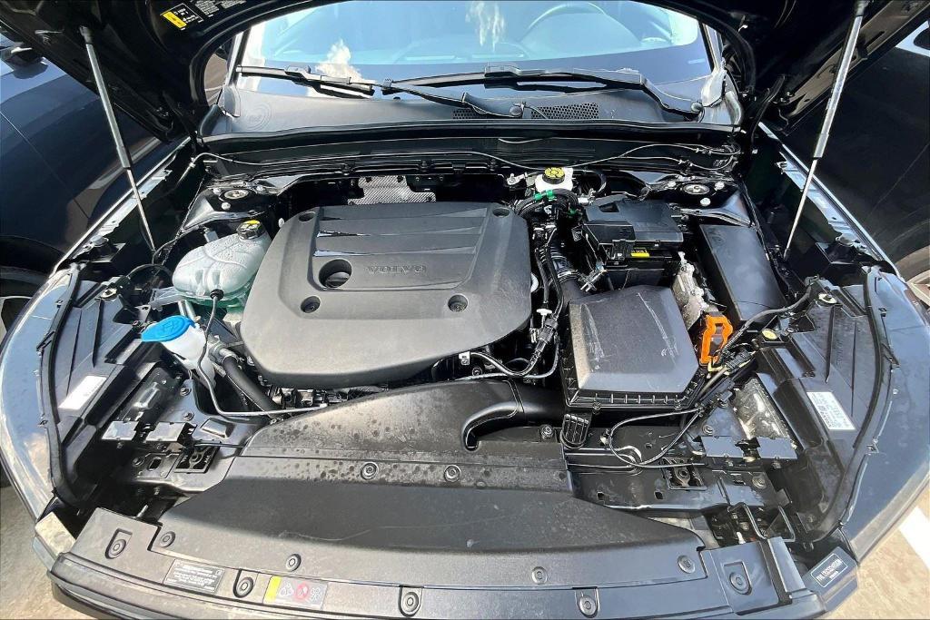 used 2025 Volvo XC40 car, priced at $32,962