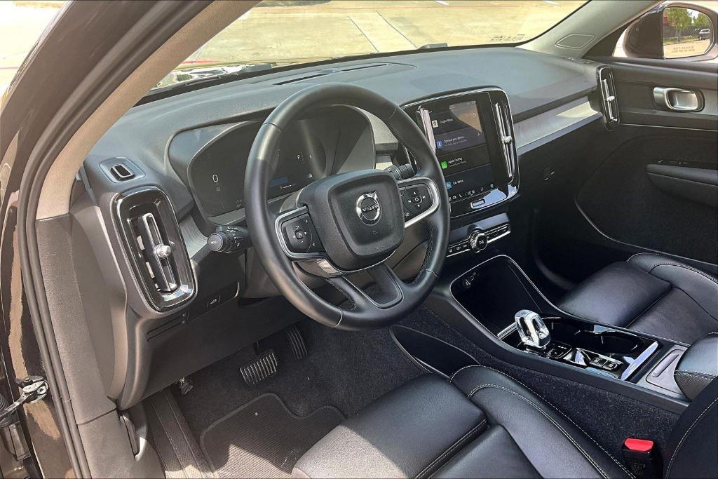 used 2025 Volvo XC40 car, priced at $32,962