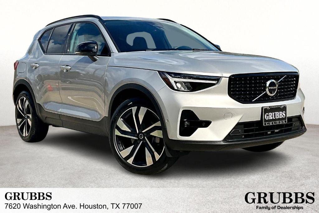 used 2025 Volvo XC40 car, priced at $31,204