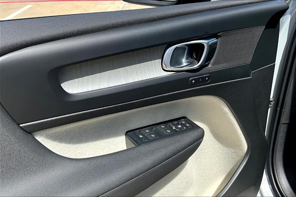 new 2026 Volvo XC40 car, priced at $49,250