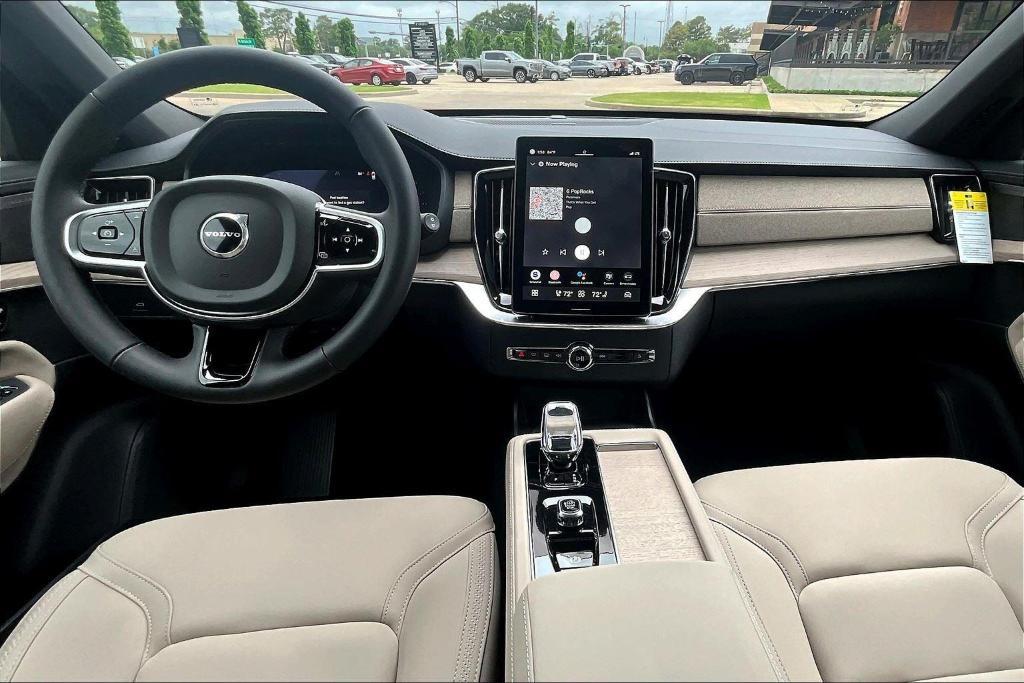 new 2025 Volvo XC90 car, priced at $61,905