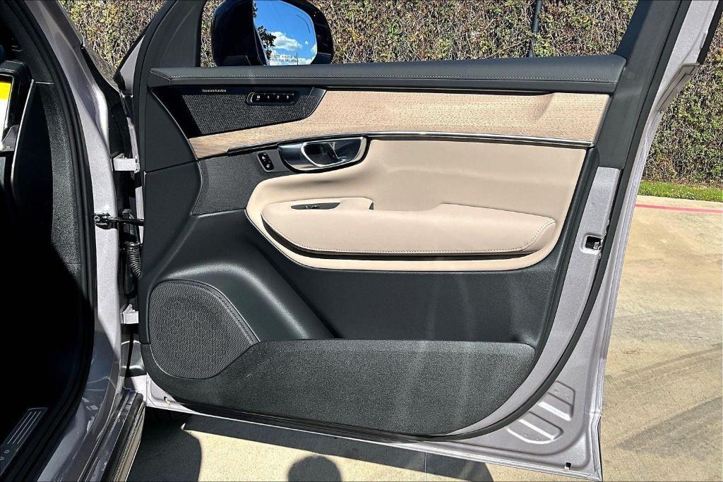 new 2026 Volvo XC90 car, priced at $77,070