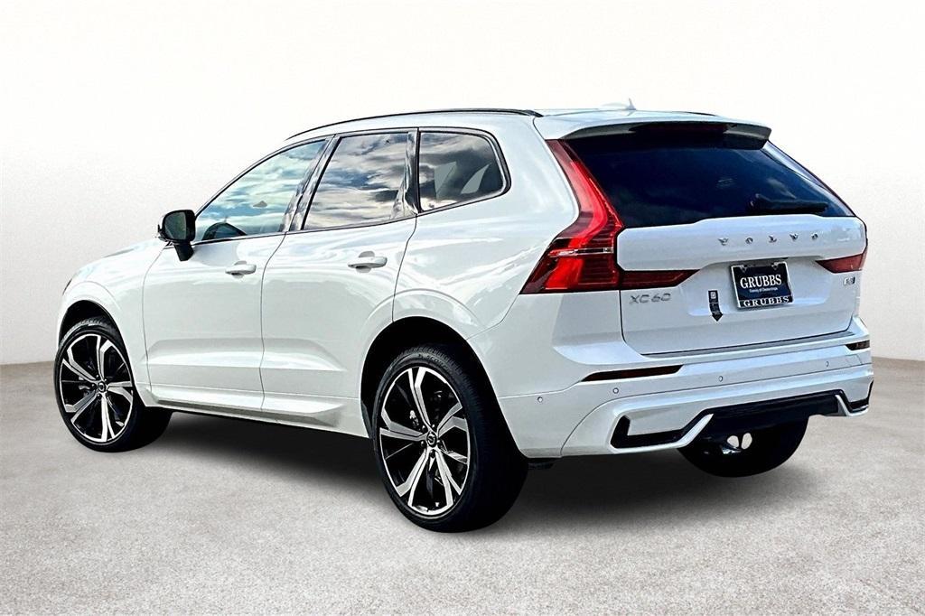 new 2025 Volvo XC60 car, priced at $63,425