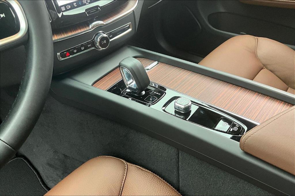 new 2025 Volvo XC60 car, priced at $48,110