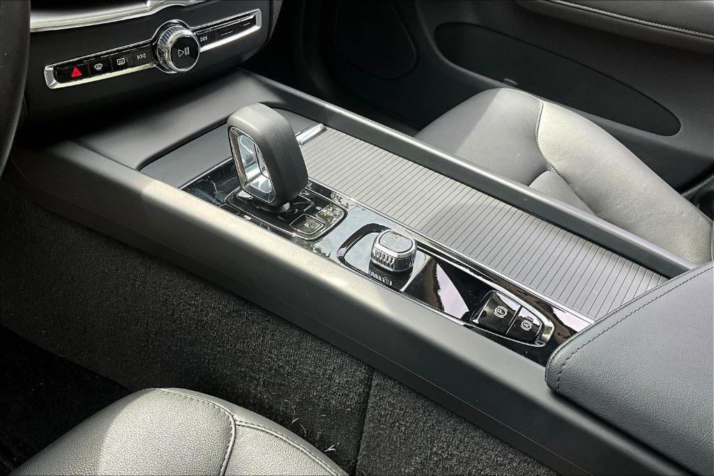 new 2025 Volvo XC60 car, priced at $48,345