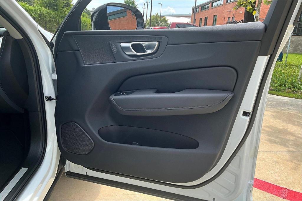 new 2025 Volvo XC60 car, priced at $48,345