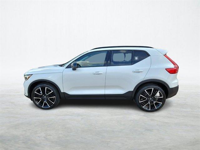 new 2024 Volvo XC40 car, priced at $50,597