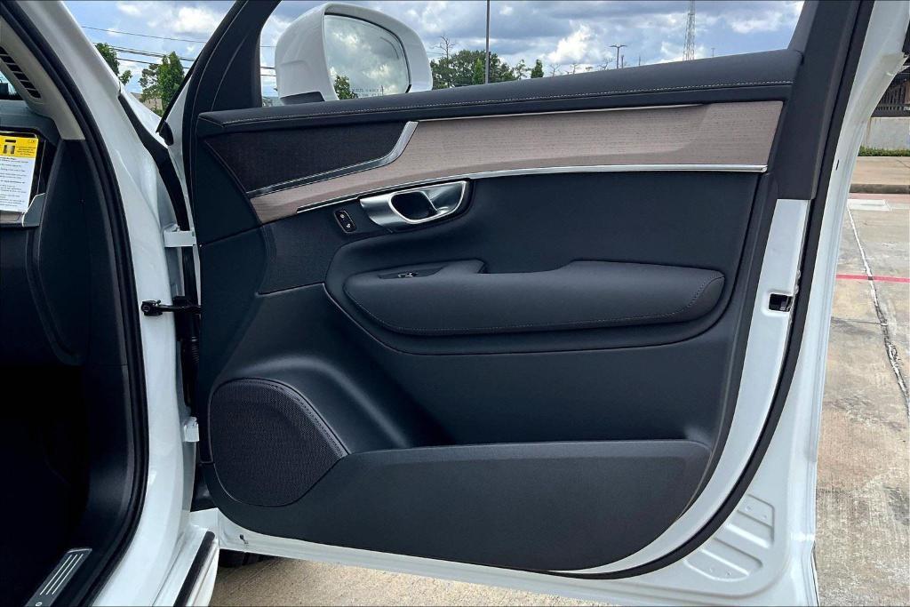 new 2026 Volvo XC90 car, priced at $67,275
