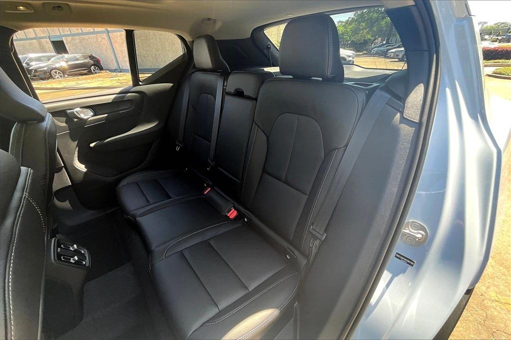 new 2025 Volvo XC40 car, priced at $51,015