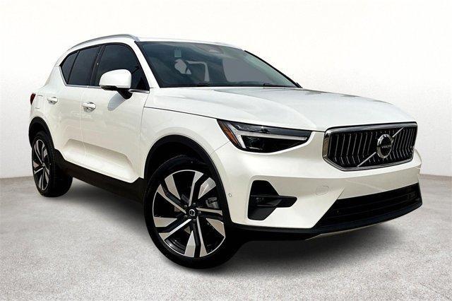 new 2024 Volvo XC40 car, priced at $45,980