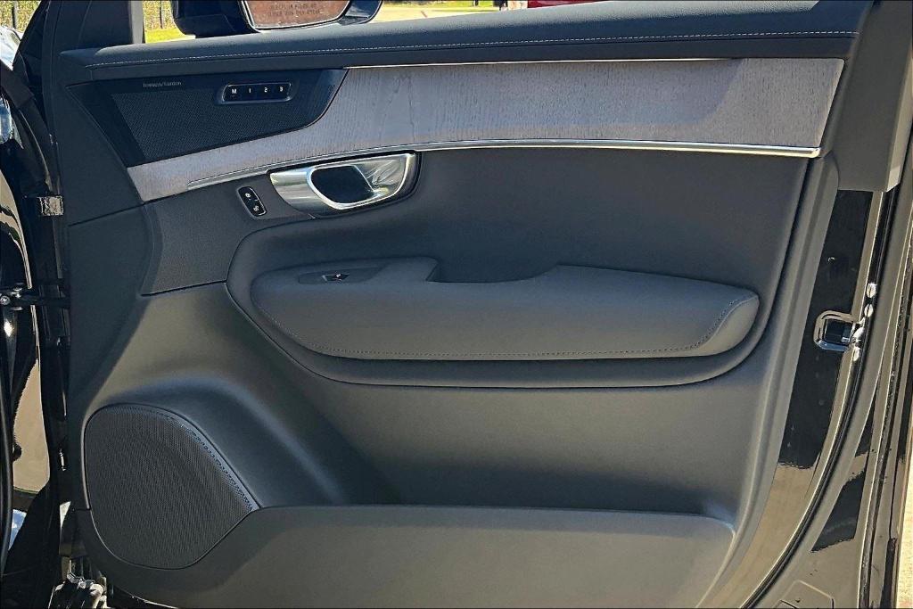 new 2026 Volvo XC90 car, priced at $78,310