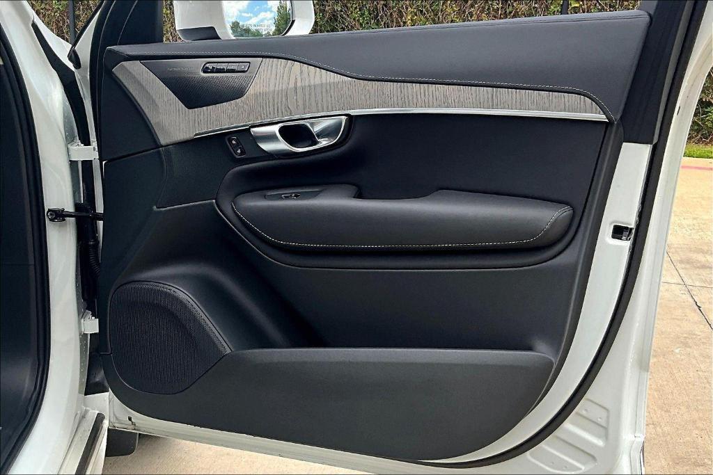 new 2025 Volvo XC90 car, priced at $75,795