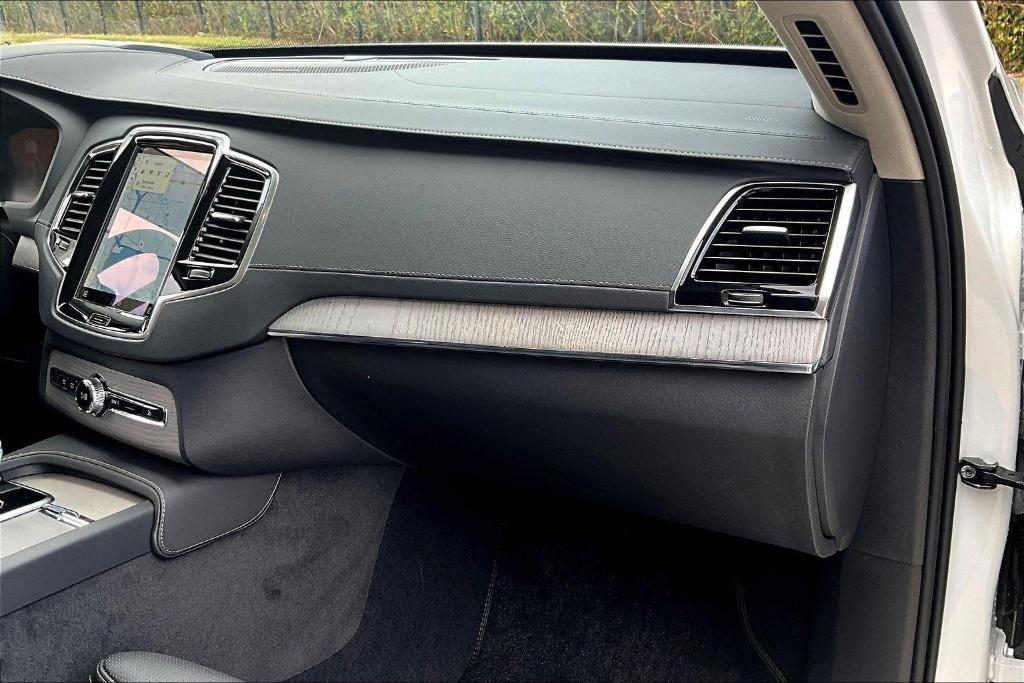 new 2025 Volvo XC90 car, priced at $75,795