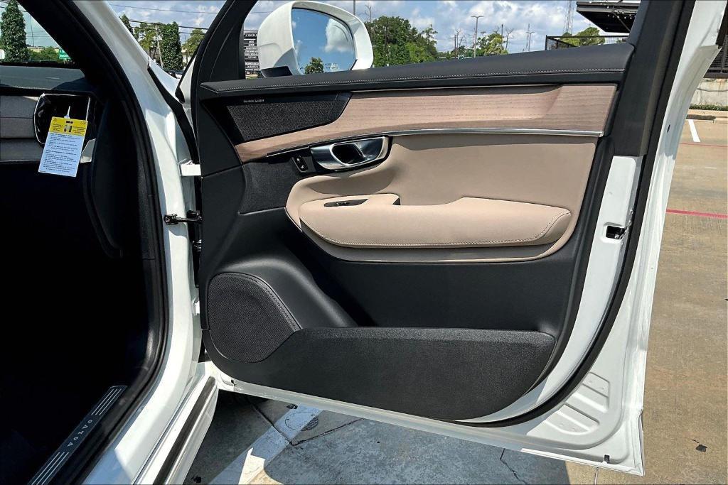 new 2026 Volvo XC90 car, priced at $71,825