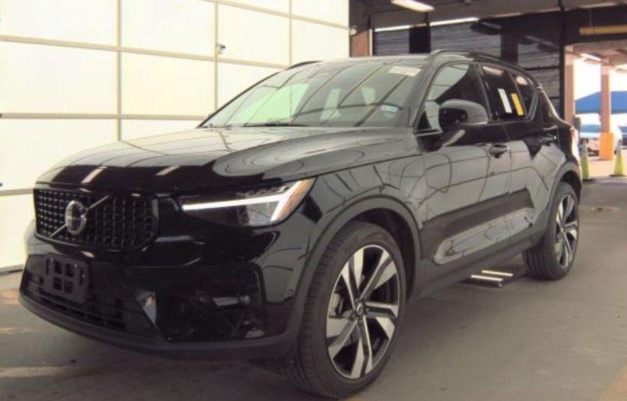 used 2025 Volvo XC40 car, priced at $31,039